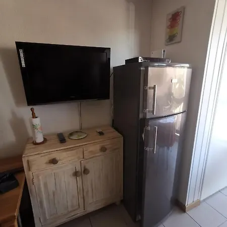 Apartment Studio, Piscine Tennis Et Garage, Ref - Brig106e